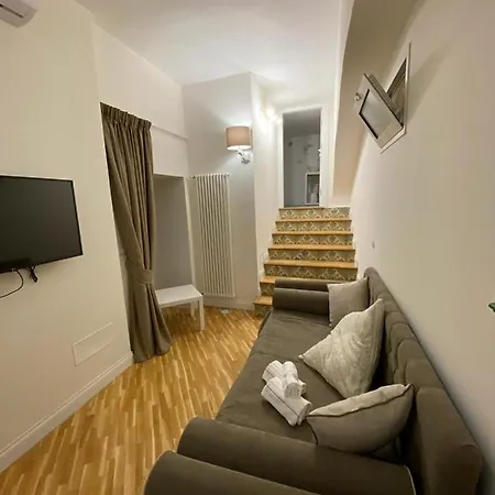 Oda ve Kahvaltı Alcapri Centro *