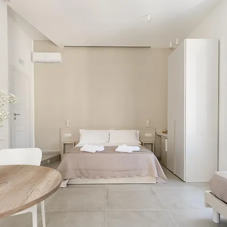 Lux Caracciolo Naples