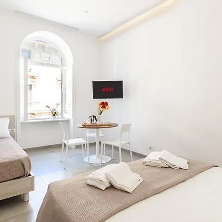 Lux Caracciolo Bed & Breakfast Naples