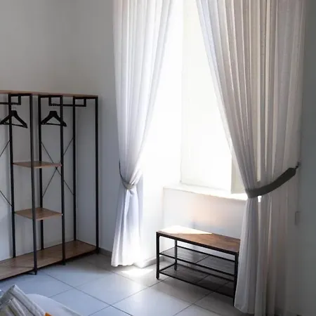 Guest house Track 60 - Private Garibaldi Naples
