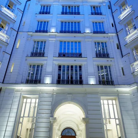 The One Luxury Apartment