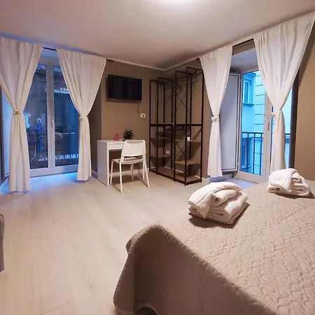 Le Stanze Di Partenope Bed & Breakfast Naples