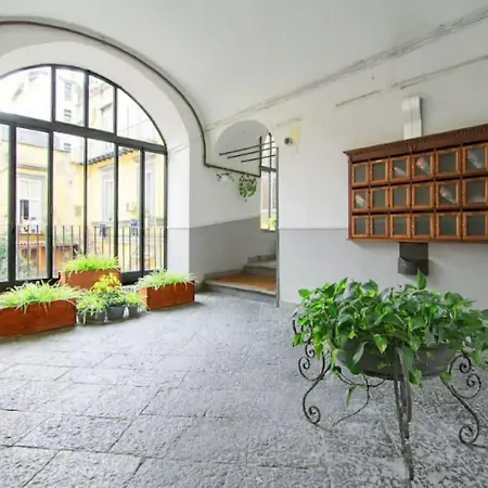 Mezzocannone - Casa Vacanze Centro Storico アパート *