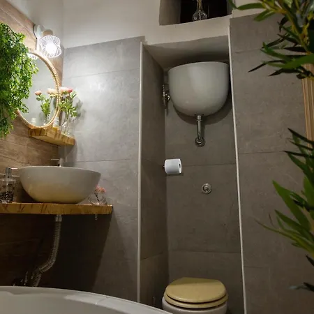 Hébergement de vacances Centro-duomo Casina Con Vasca Idromassaggio *