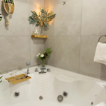 Centro-duomo Casina Con Vasca Idromassaggio Hébergement de vacances Naples