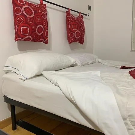 Royal Red Bed & Breakfast *