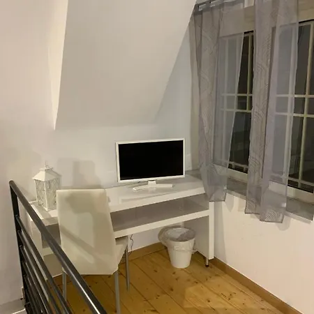Royal Red Bed & Breakfast