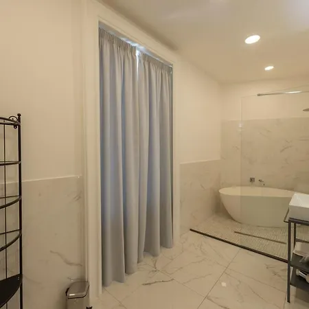 Le Angioine Bed & Breakfast