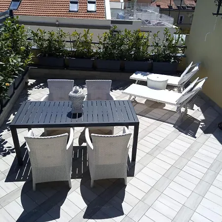 Terrazza A Chiaia Appartement