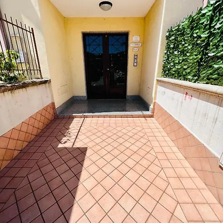House Of Mola Naples