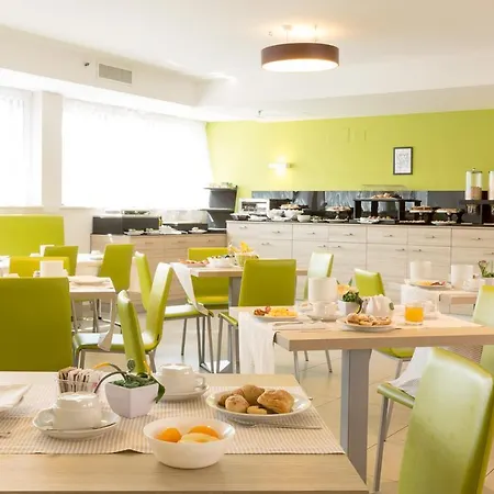 Cristina Hotel 3*
