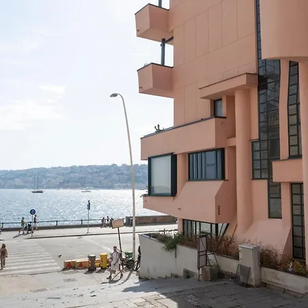 Chiatamone Relais * Naples