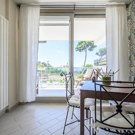 Viale Dei Colli Aminei 10 Apartament *