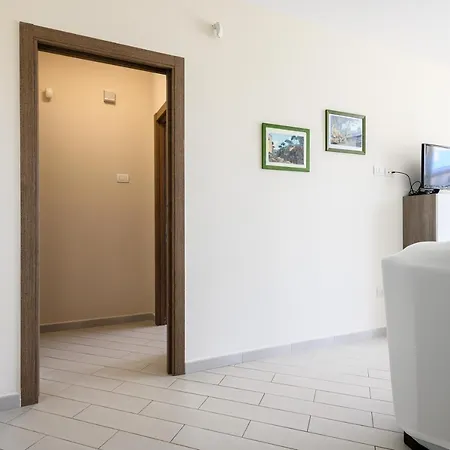 Viale Dei Colli Aminei 10 Apartament Neapol