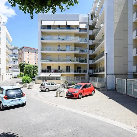 Viale Dei Colli Aminei 10 Apartament *