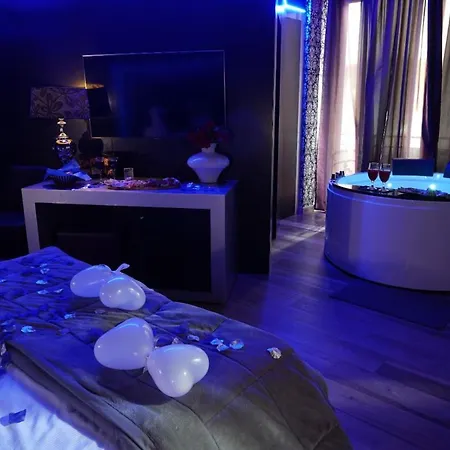 Hotel Angioino & 3*