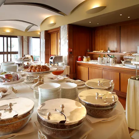 Hotel Eurostars Excelsior Nápoles