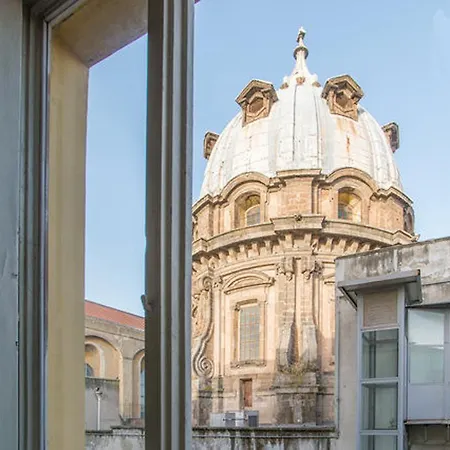 Al Duomo Di * Neapol