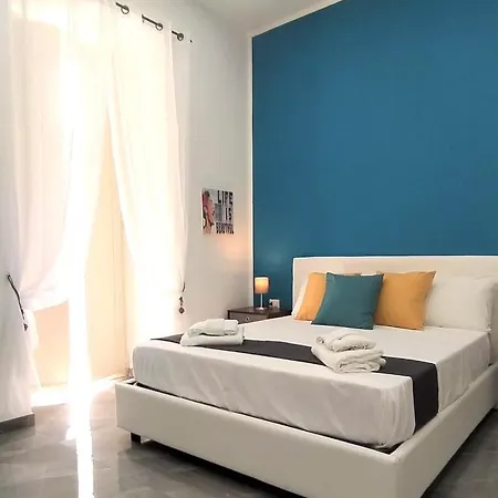 Guest house Track 60 - Private Garibaldi Naples