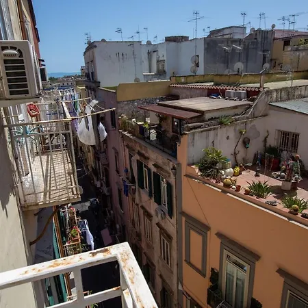 Vecchia - Chiaia Bed & Breakfast Naples