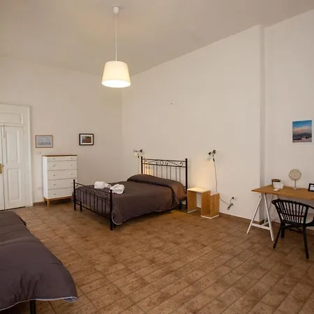 Vecchia - Chiaia Bed & Breakfast Naples