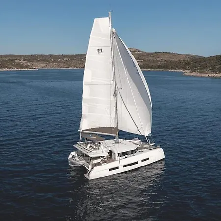Boatel Angioino بوتيل *