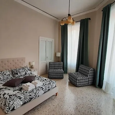 Palazzetto Di Neubourg Neapel