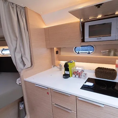 Le 4 Stagioni Dante's H Centro, By Clapa Group Guest house