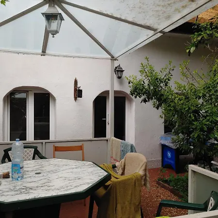 Sofia E Sveva Con Giardino Alloggio in famiglia *