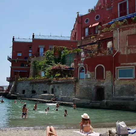 The Idyll Boutique - In Napoli's Spanish Quarters * Napels