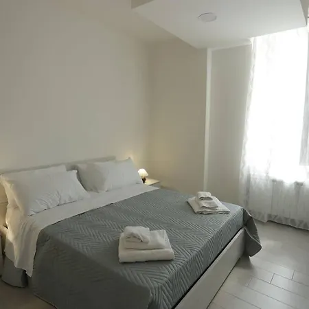Santa Chiara Luxury House דירה נאפולי