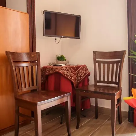 فندق مبيت وإفطار Parthenope's 2*
