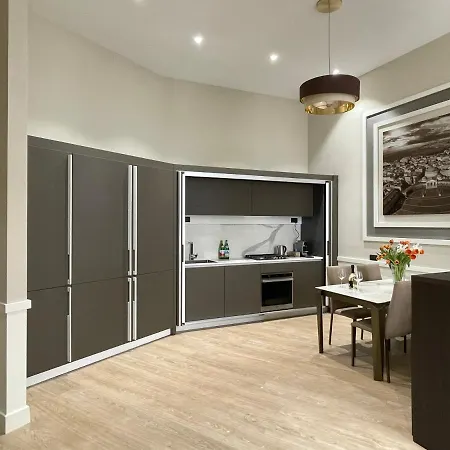 Mariana Luxury * Neapel