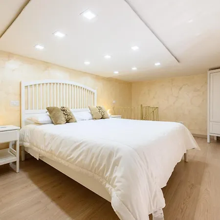 Apartment La Magnifica Gold House Naples