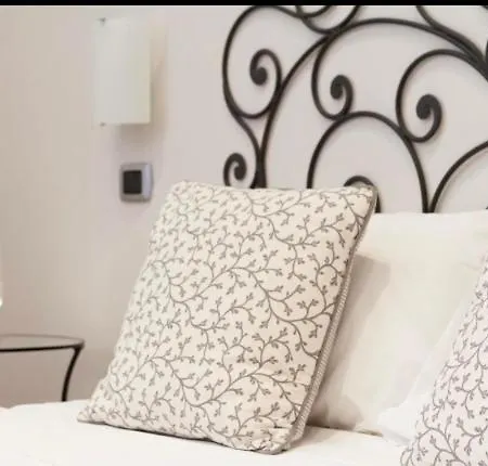 Bed & Breakfast Residenza Malaterra 2*