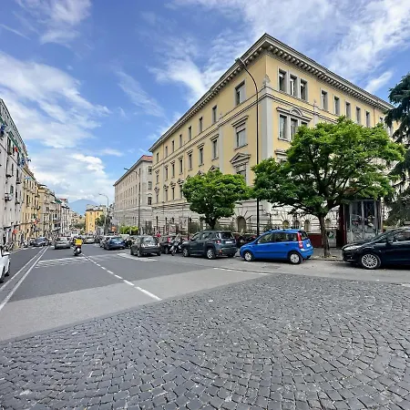 Exclusive Parking Flat X 4 Near Metro 1 Salvator Rosa Appartamento Napoli