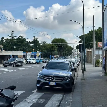 Di Vaio S Adiacente Metro Rione Alto Νάπολη