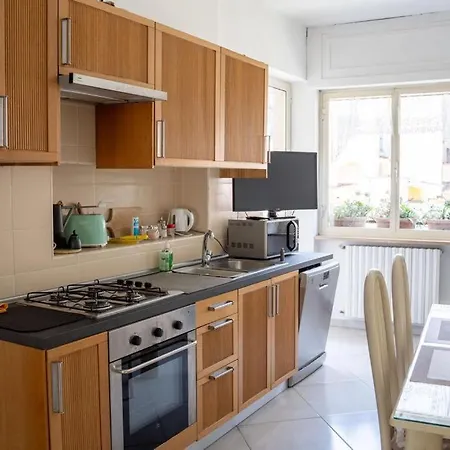 Apartament Super Elegante Centro Con Posto Auto E Wifi Veloce Neapol