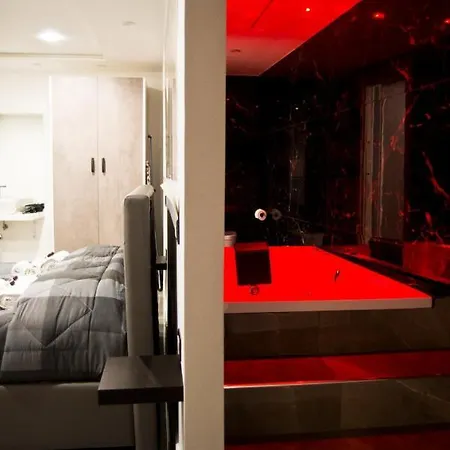 Sotterranea Con Jacuzzi * Naples