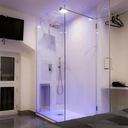 Sotterranea Con Jacuzzi * Naples