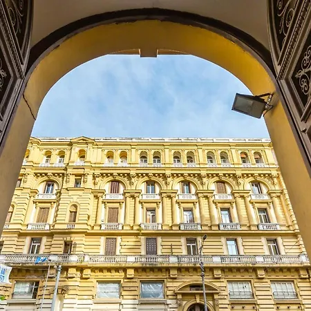 Apartment Rettifilo Family By Wonderful Italy *