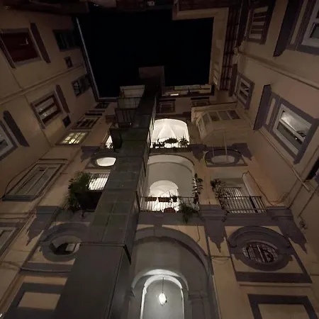 Lucullo's Rooftop Appartement Napels