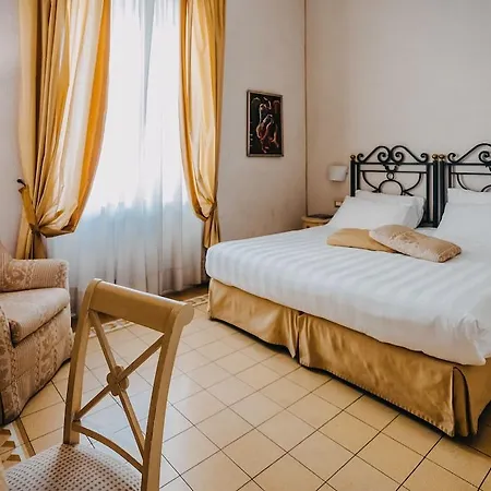 Hotel Costantinopoli 104