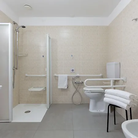 Cristina Hotel 3*