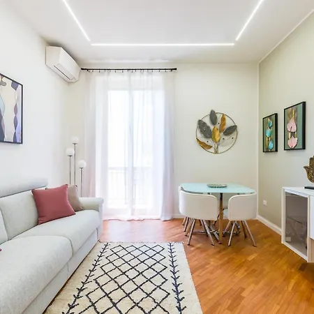 Stanzione Classy Flat At Vomero By Napoliapartments Nápoly