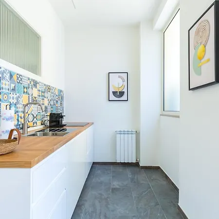 Stanzione Classy Flat At Vomero By Napoliapartments Apartman *