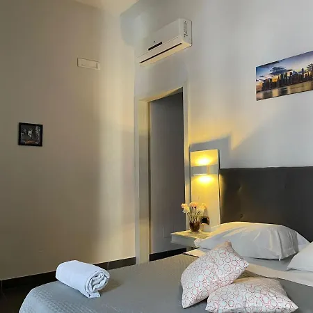 Oceania Naples