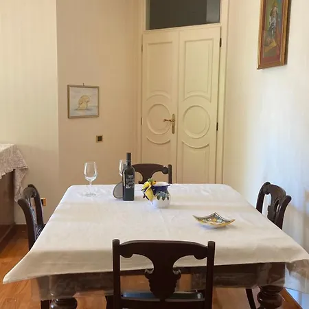 Guest house Dana House Naples