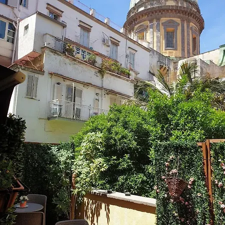 Chiaia Konukevi Napoli