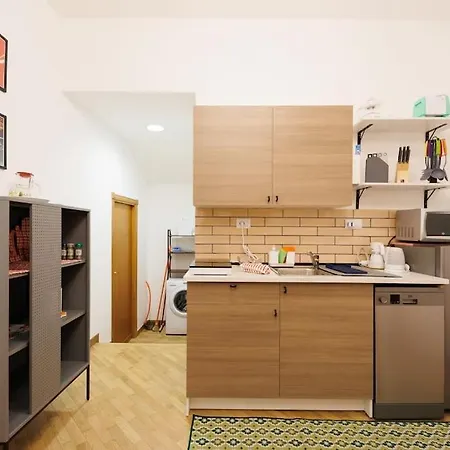 Dante 2 Super Apartment